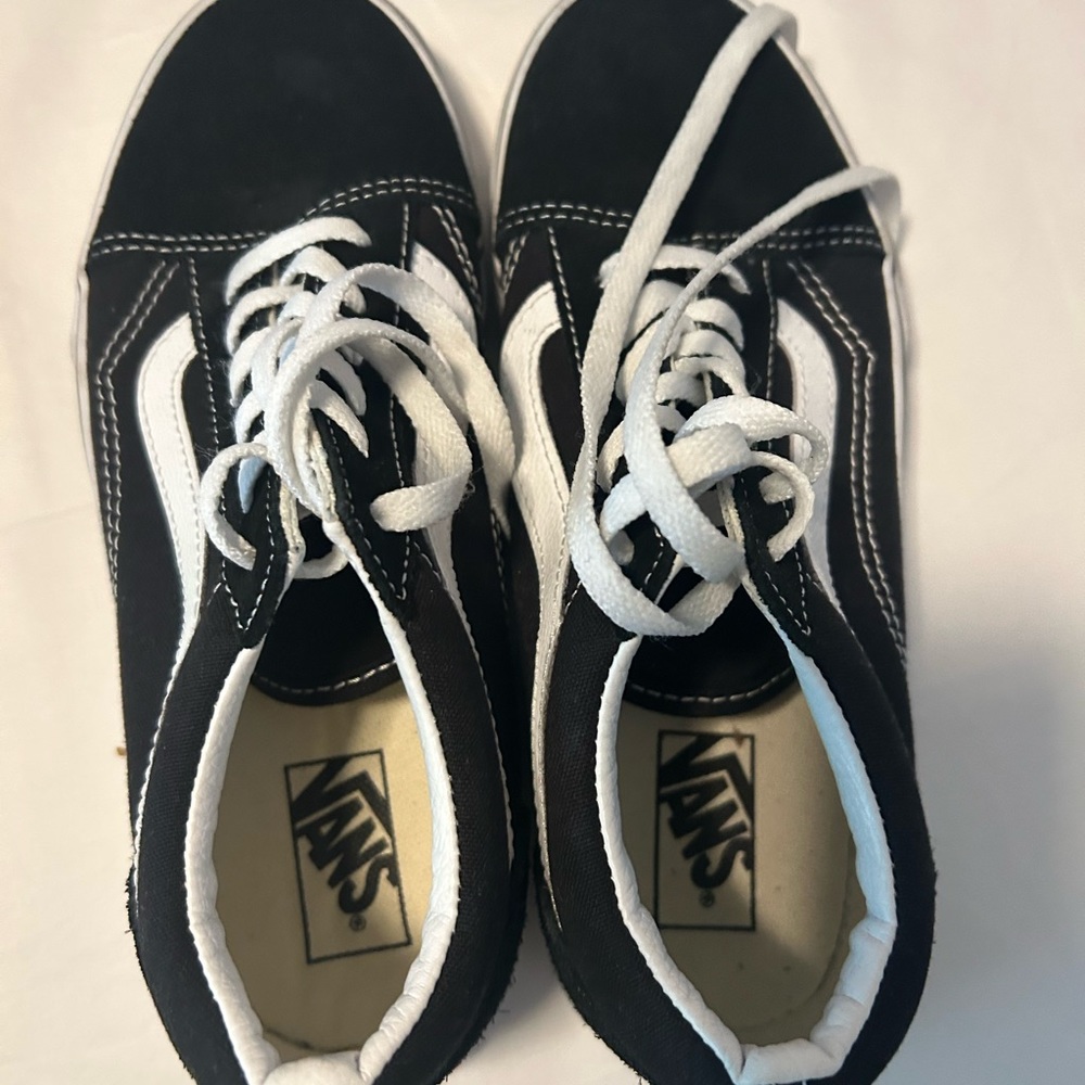 Like new condition Boys Vans size 3-worn once if that